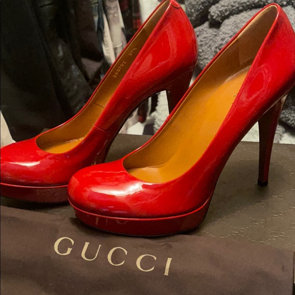 Gucci pumps